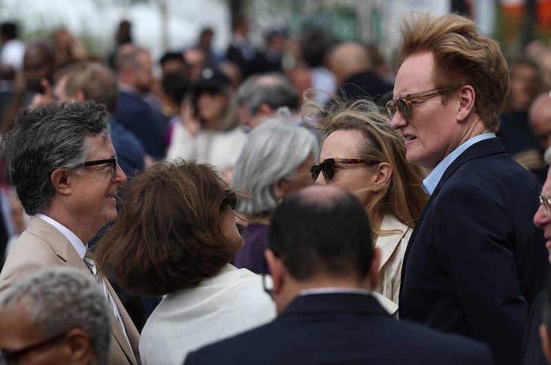 Stephen Colbert (L) and Conan O'Brien (R)