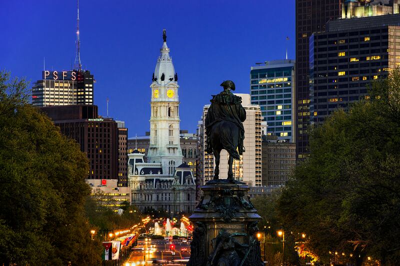 galleries/2014/02/14/best-cities-to-find-love-and-stay-in-love-photos/city-love-philadelphia_r0apkz