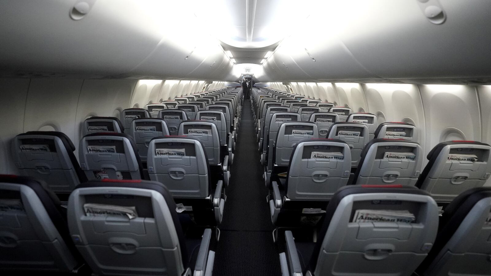 2020-12-02T223805Z_838283717_RC2AFK9QOM76_RTRMADP_3_BOEING-737MAX-AMERICAN-AIRLINE_igzyti