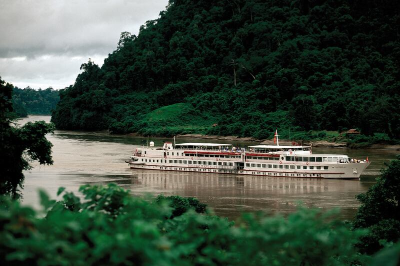 galleries/2013/10/19/seven-cruises-for-people-who-hate-cruises-photos/OrientExpress_RoadToMandalay3_leg6ev