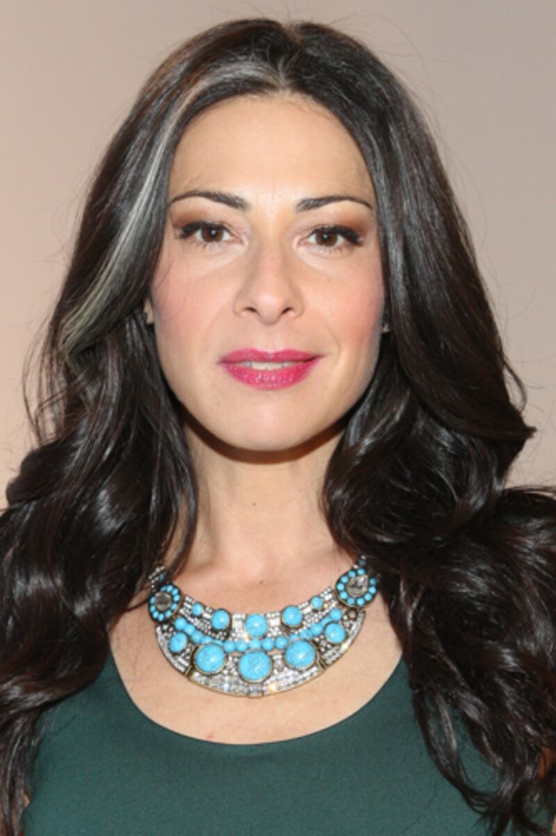 galleries/2012/01/28/kelly-osbourne-kate-moss-other-young-celebrities-who-go-gray-photos/stacy-london-gray-hair-celebrities_uxry27