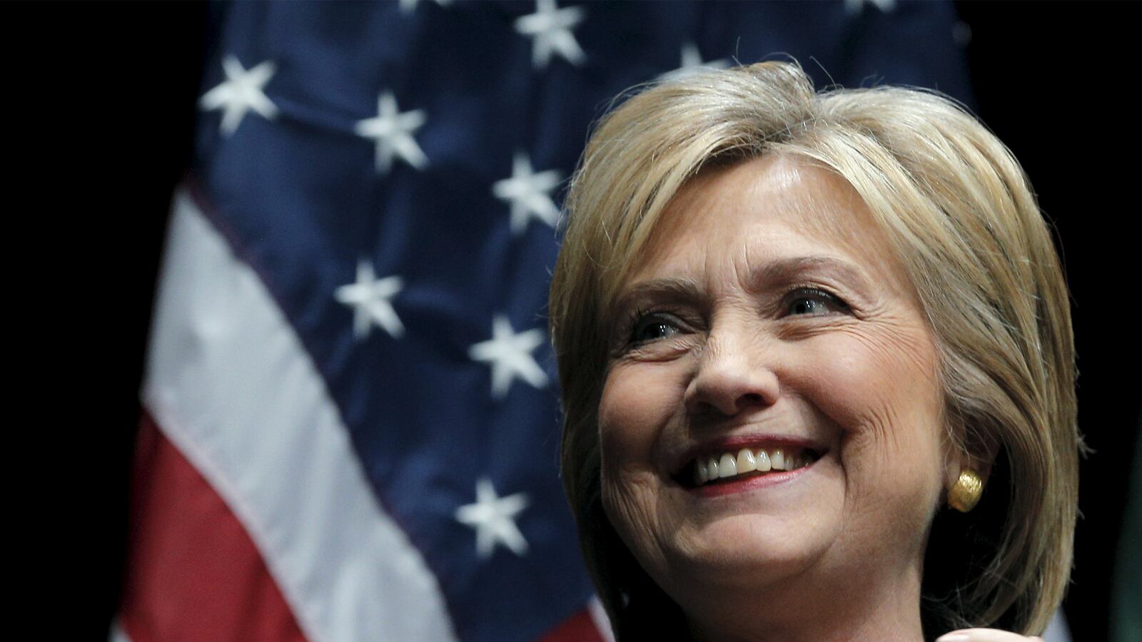 cheats/2015/11/24/hillary-sorry-about-illegal-immigrant/151113-clinton-emails-cheat_g6dsu7