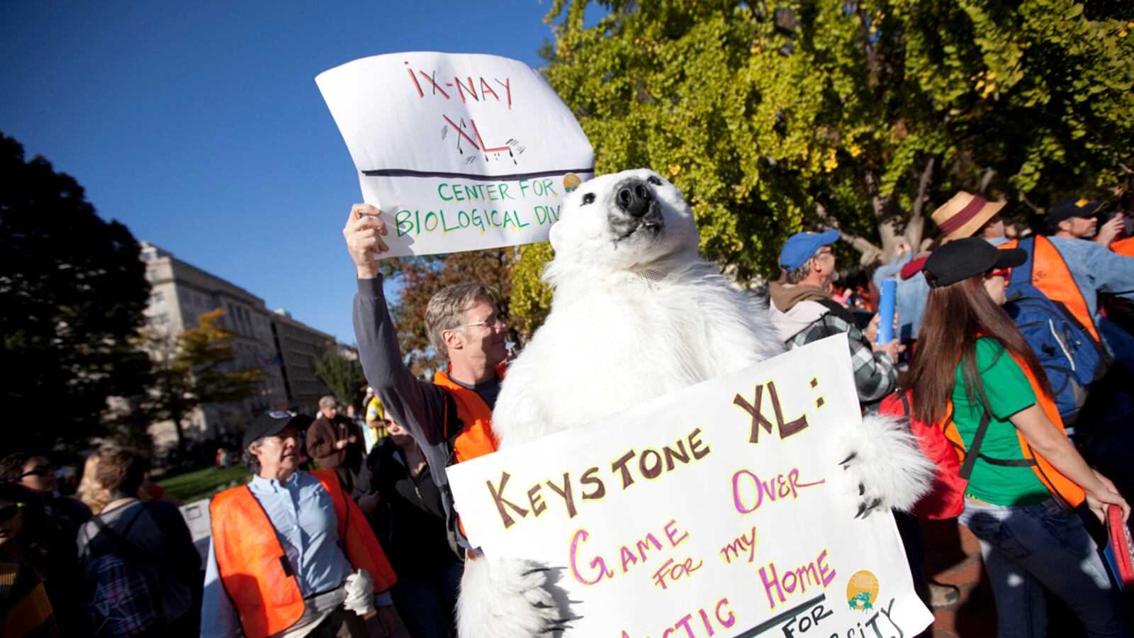 articles/2011/11/07/keystone-oil-pipeline-poses-no-win-situation-for-obama/keystone-protests-stone_ctw2zw