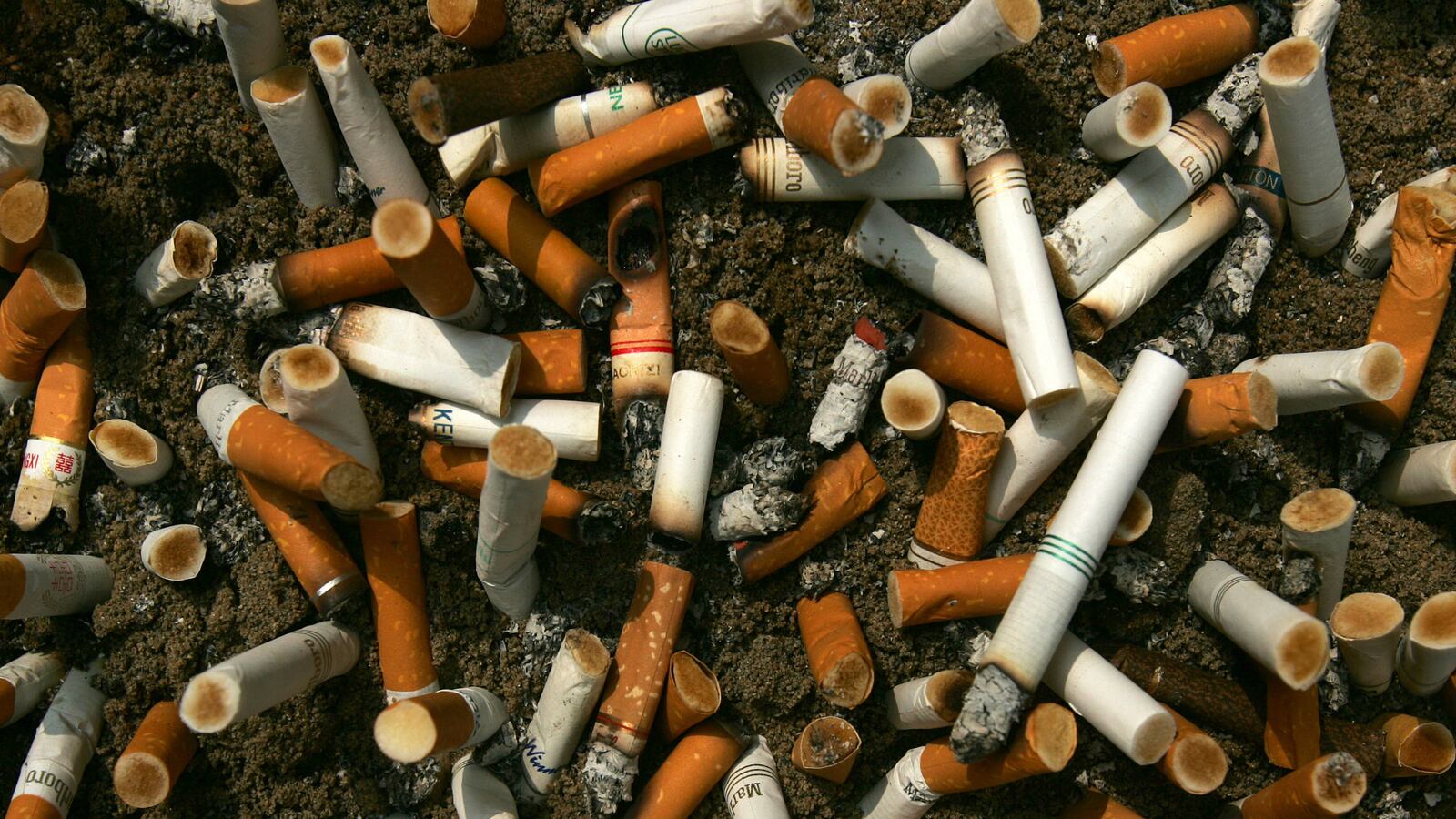 cheats/2015/06/01/beijing-s-public-smoking-ban-begins/150601-china-smoking-ban-cheat_ltarft