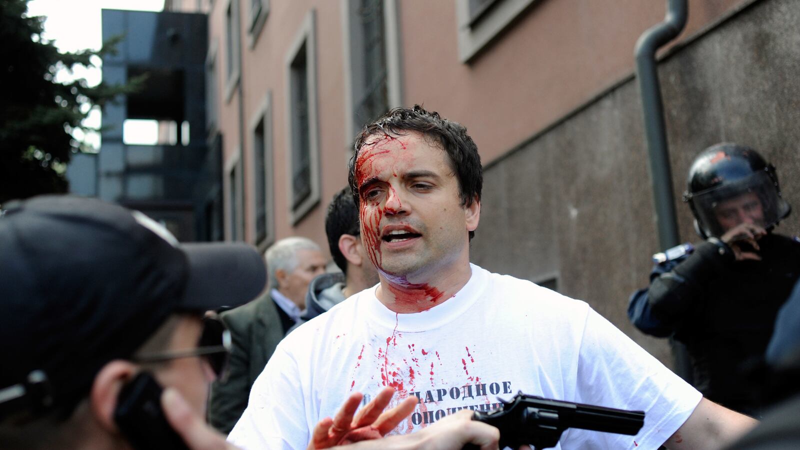 galleries/2014/05/01/may-day-protests-across-the-world-turn-violent-photos/140501-mayday-protest2_xz83qj