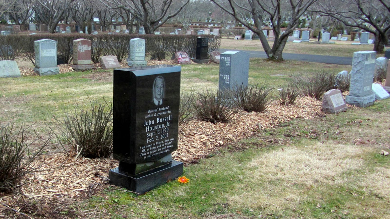 cheats/2012/02/19/whitney-to-be-buried-beside-father/whitney-houston-burial-cheat_v8pkac