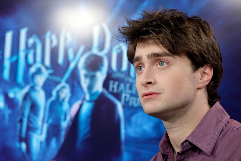 galleries/2012/02/08/daniel-radcliffes-biggest-controversies-photos/daniel-radcliffe-controversies-intro_fh94f6