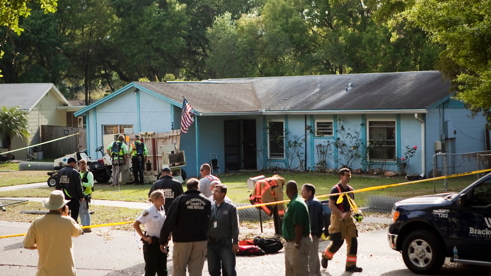 cheats/2013/03/04/deadly-sinkhole-could-be-uncovered/130303-sinkhole-search-called-off-cheat_pj6jfl