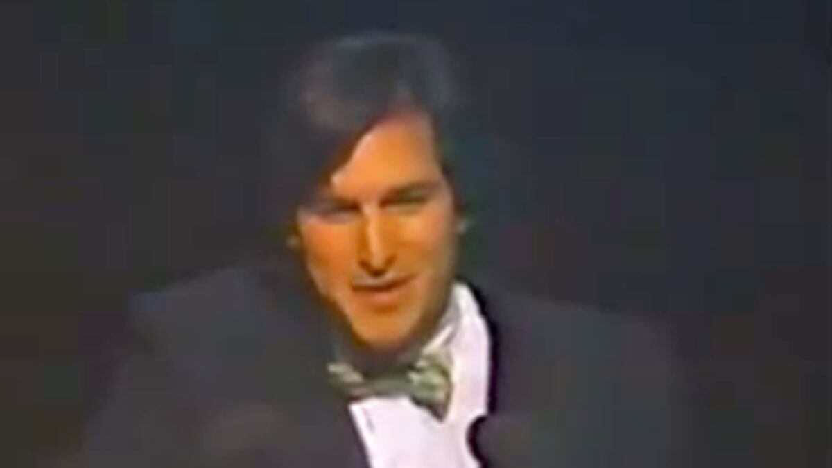 videos/2011/08/25/flashback-steve-jobs-in-1984/110824-youtube-vintage-steve-jobs-1200_fcgoyi