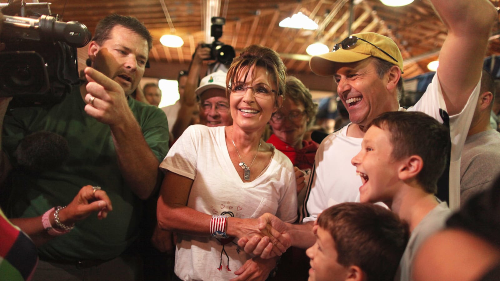 articles/2011/08/16/meghan-mccain-on-why-sarah-palin-is-such-a-tease/sarah-palin-mccain_u0uqid