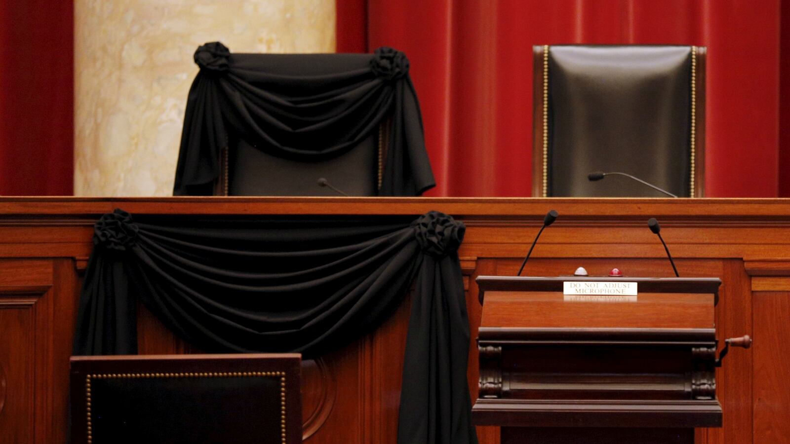 cheats/2016/02/18/scalia-fam-okay-with-obama-s-funeral-no-show/160218-scalia-obama-family-cheat_fkhqwg