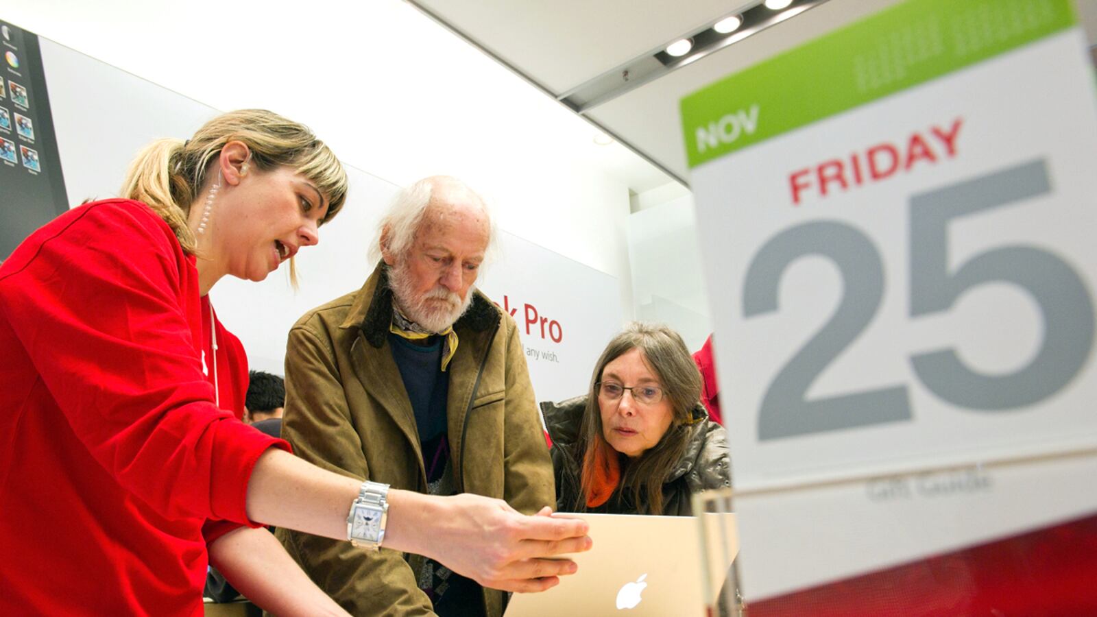 articles/2011/11/29/how-tech-savvy-parents-are-splurging-on-themselves/scrooged-holiday-tech-shopping-lyons_mkf9du
