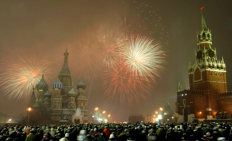galleries/2010/12/31/new-years-celebrations-around-the-world/new-years---moscow_rzd3ut