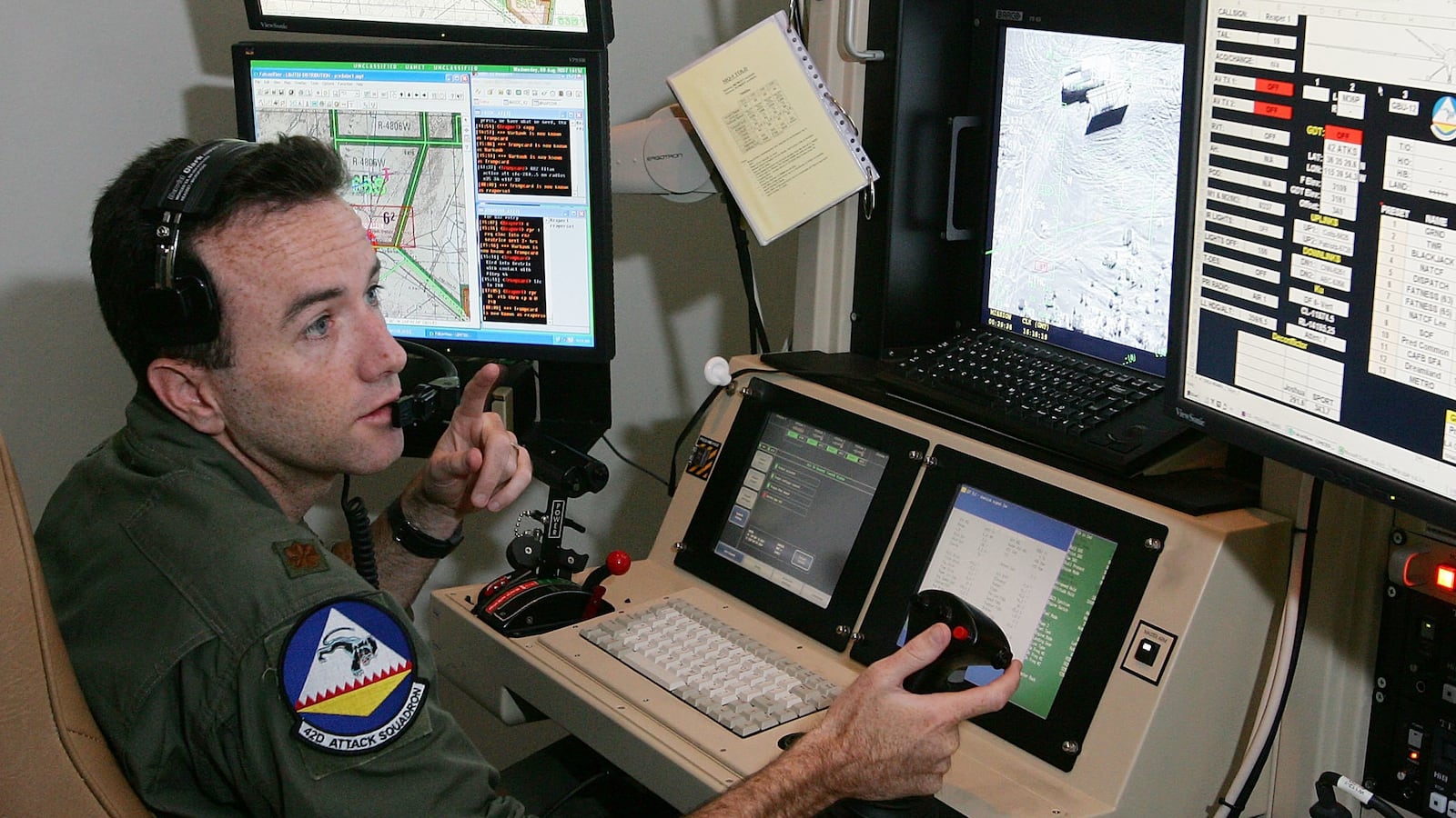 cheats/2013/04/16/hagel-nixes-drone-medal/130416-drone-operator-medals-cheat_ujc0vq