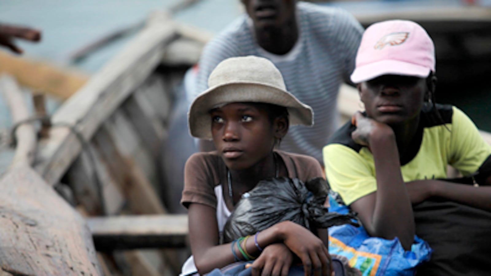 cheats/2010/01/30/10-arrested-for-taking-kids-from-haiti/haiti_fmgmic