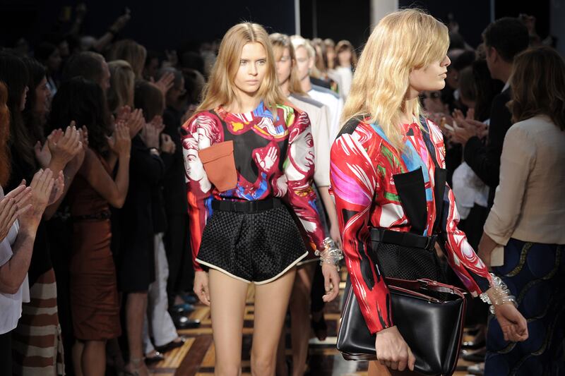 galleries/2011/09/30/paris-fashion-week-spring-summer-2012-photos/paris-fashion-balenciaga_vudngo