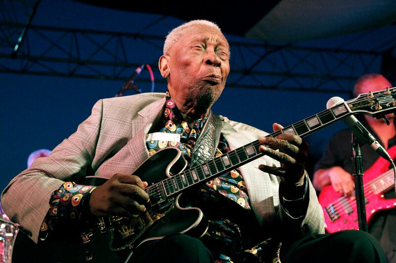 galleries/2013/02/11/older-than-pope-benedict-still-going-strong-betty-white-more-photos/130211-older-than-pope-06_imnnch