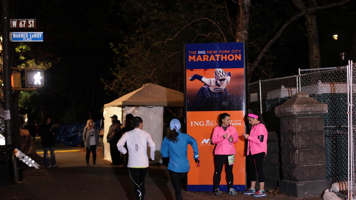 articles/2012/11/03/make-the-new-york-city-marathon-a-help-a-thon/daly-marathon-cancel-volunteer-tease-embed_w53rbs