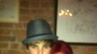 galleries/2010/11/18/best-celebrity-twit-pics/twitpi1118---justin-bieber_fty3ya