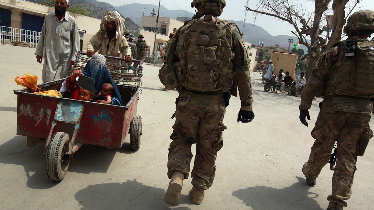 cheats/2011/09/27/pakistan-attacked-u-s-soldiers-in-2007/afghanistan-pakistan-us-policy-rehman_bwhlok