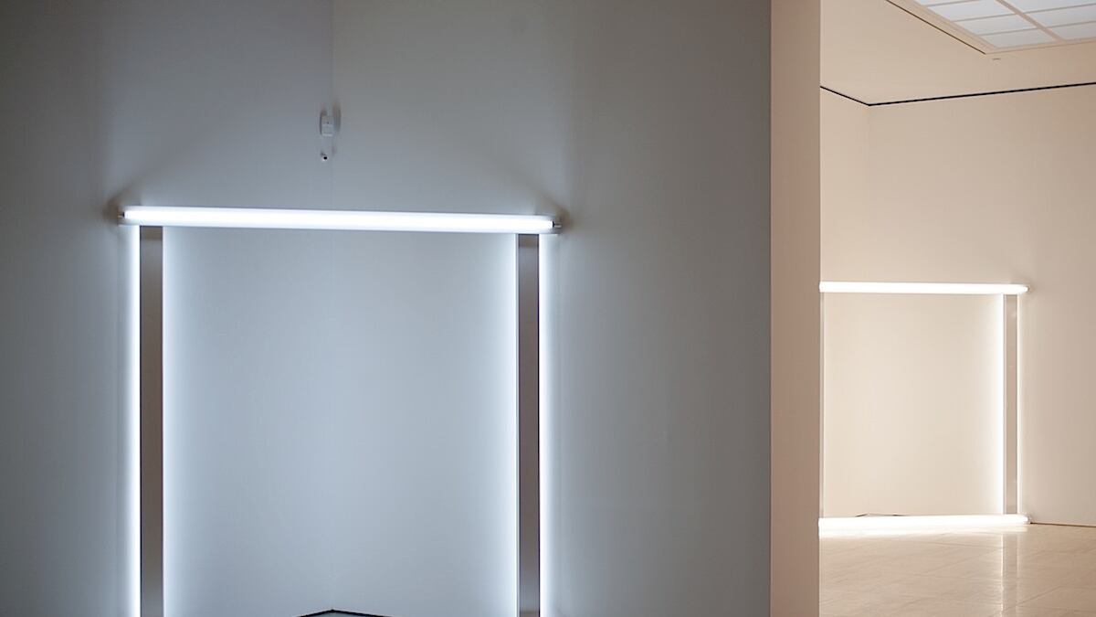 articles/2013/02/28/dan-flavin-at-david-zwirner-is-the-daily-pic-by-blake-gopnik/flavin-daily-pic_fveocs