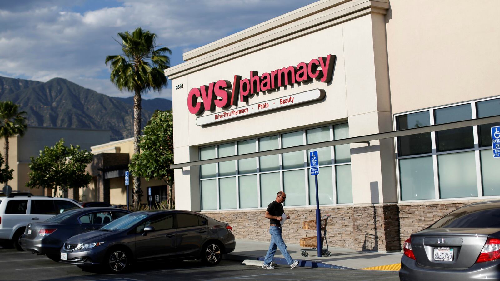 171026-cvs-talks-aetna-deal-cheat_gc4nzp