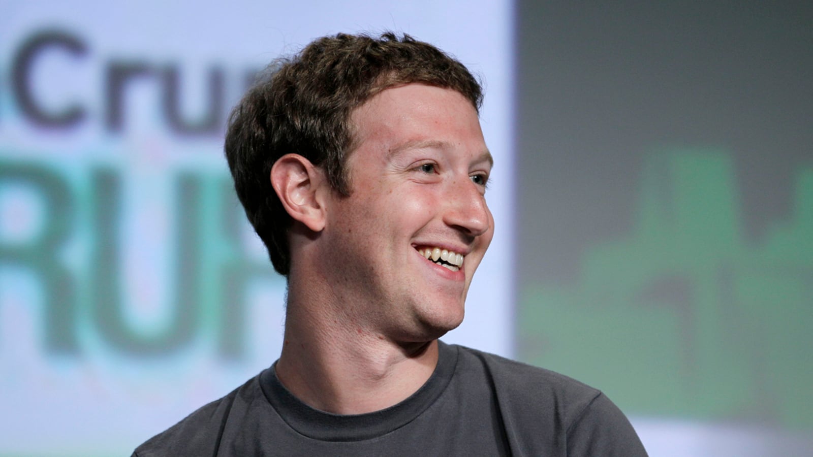 articles/2012/10/23/facebook-earnings-beat-expectations-all-eyes-to-mobile/facebook-positive-earnings-zeitlin_iqrudf