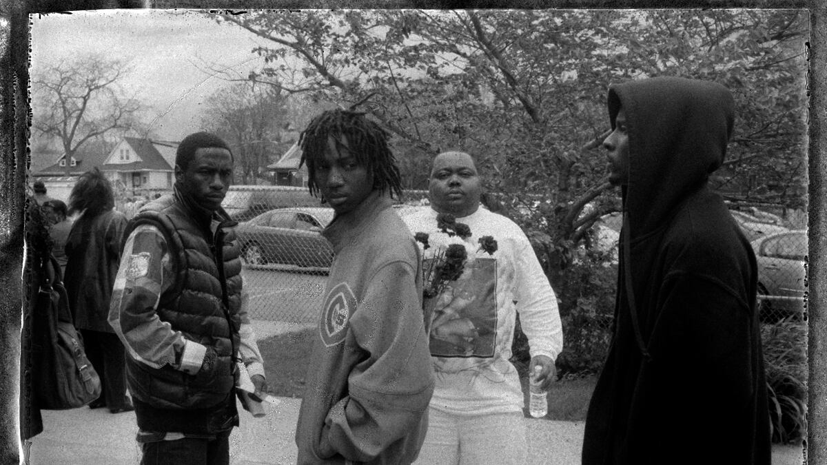 galleries/2012/04/18/gang-violence-and-crime-in-chicago-photographs-by-jon-lowenstein/chicago-south-side-jon-lowenstein-02_bphtqe