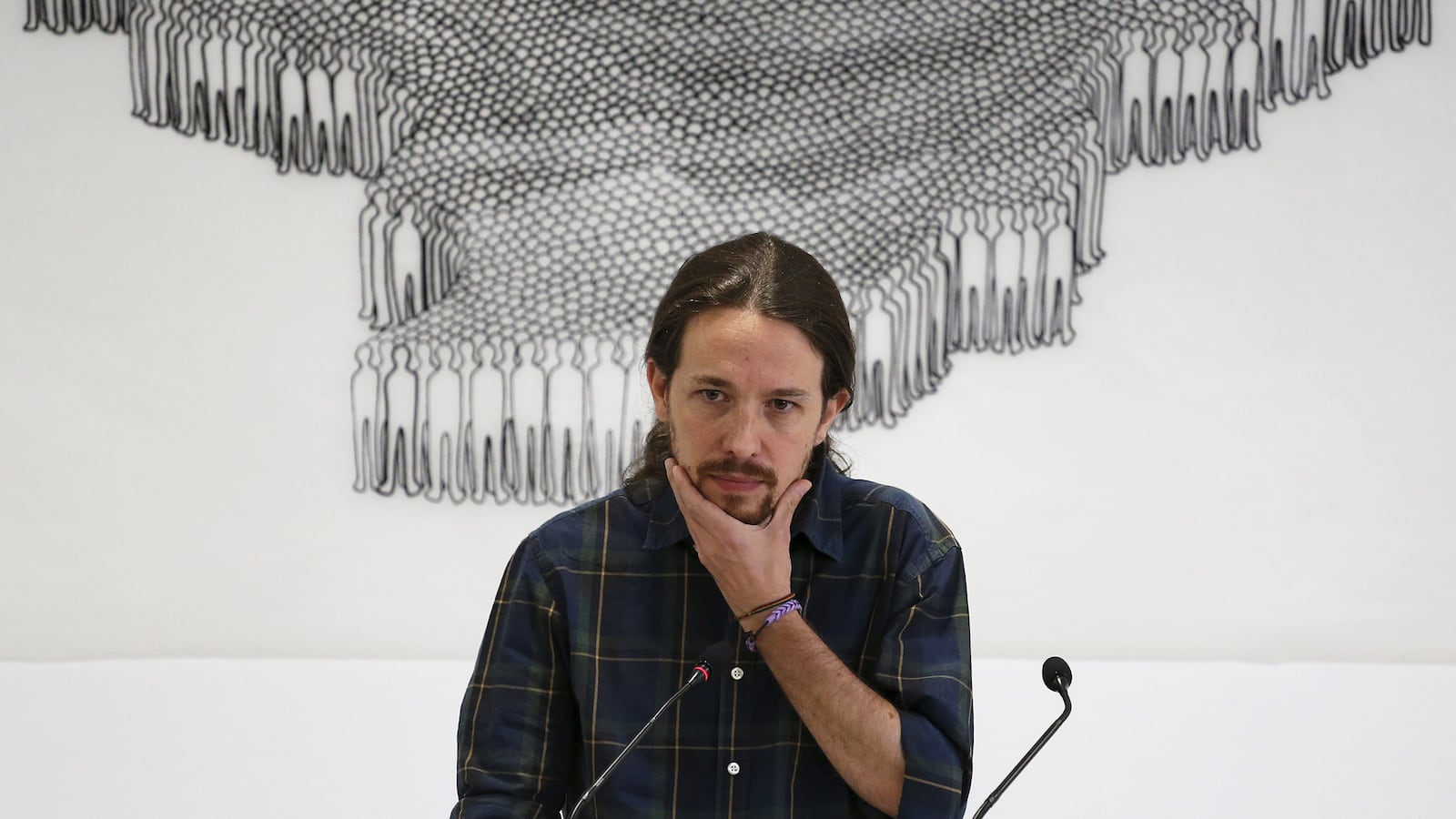 articles/2015/06/08/in-the-wake-of-last-month-s-vote-spain-s-sliding-to-the-far-far-left/150608-diaz-spain-communism-tease_js8lsi