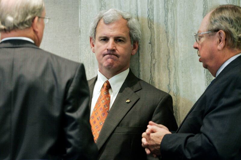 articles/2013/11/04/alabama-s-republican-runoff-election-may-predict-the-party-s-future/131103-bradley-byrne-jacobs-tease_beldij