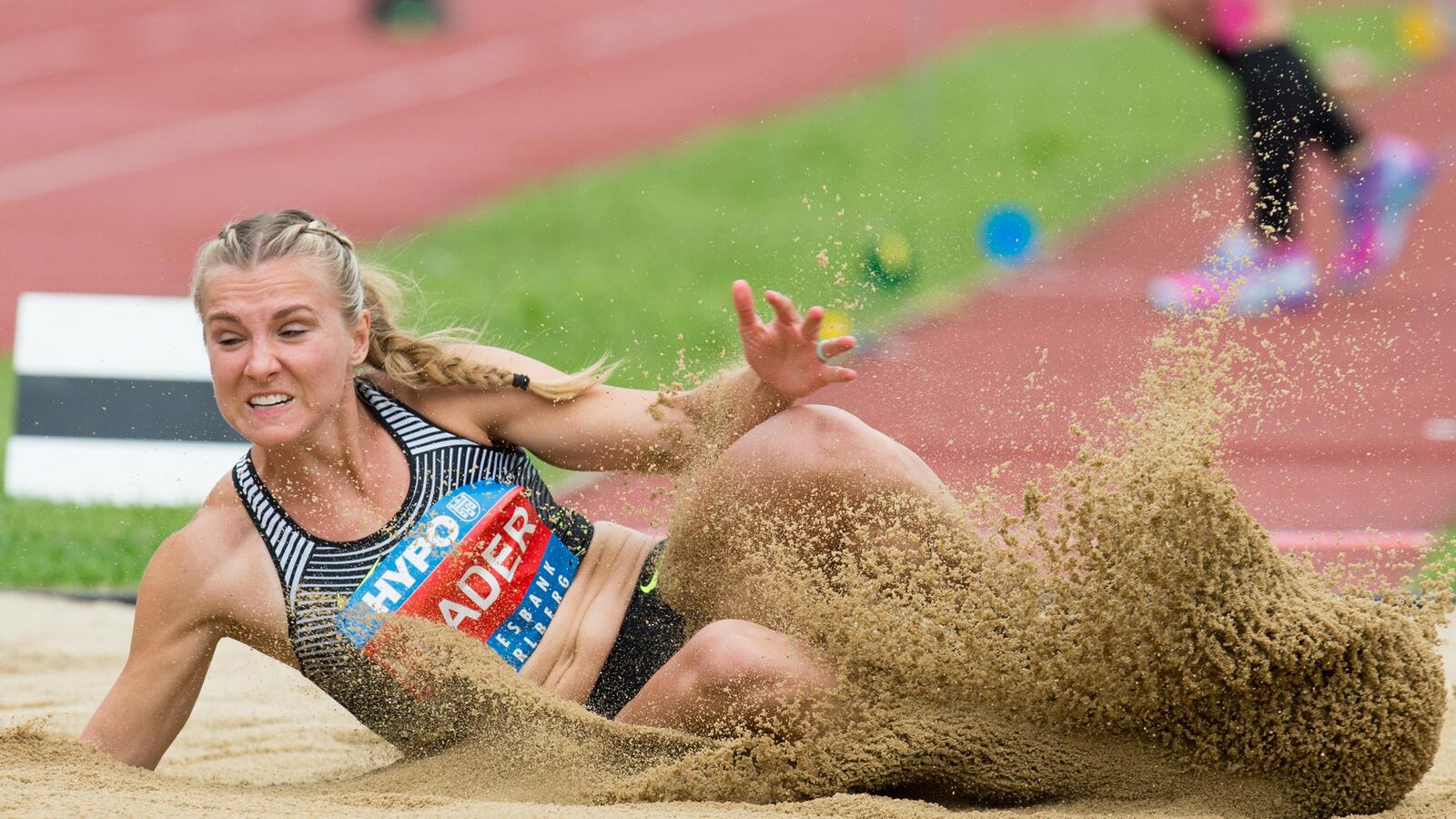 articles/2016/08/11/what-is-the-heptathlon-an-olympic-question-you-were-too-embarrassed-to-ask/160811-warshaw-olympics-heptathlon-tease_momqbh