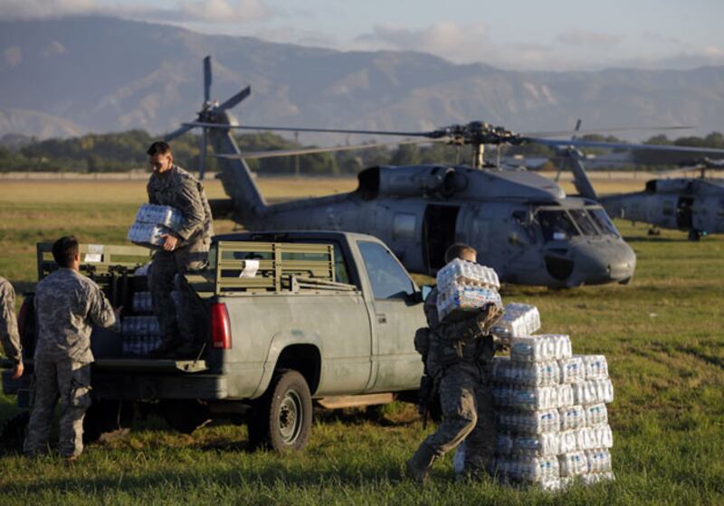 galleries/2010/01/14/helping-haiti/help-in-haiti-13_h30s1r