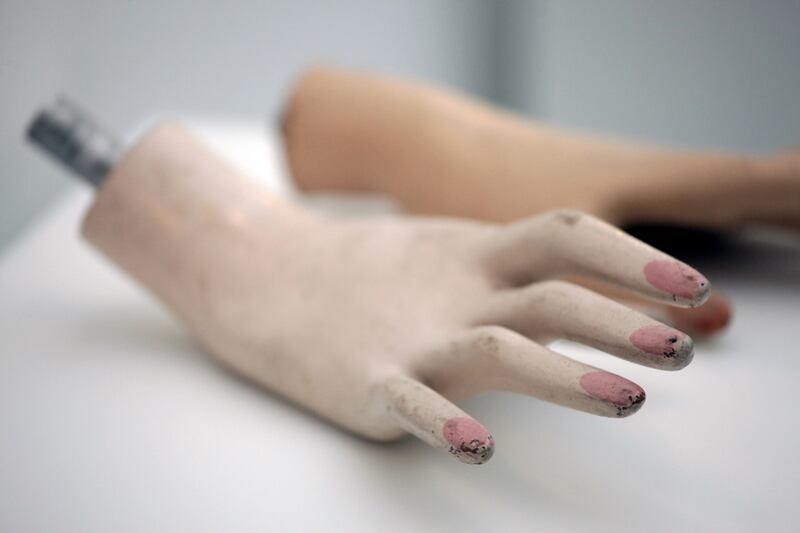 galleries/2011/08/20/the-museum-of-broken-relationships/break-up-museum-item7_pvv8wb