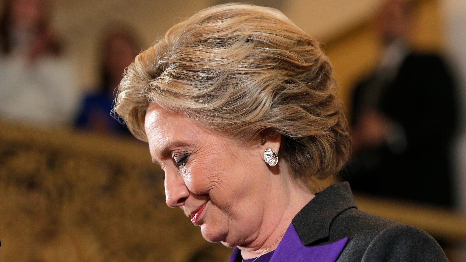 170727-hillary-twitter-memoir_atwvf5