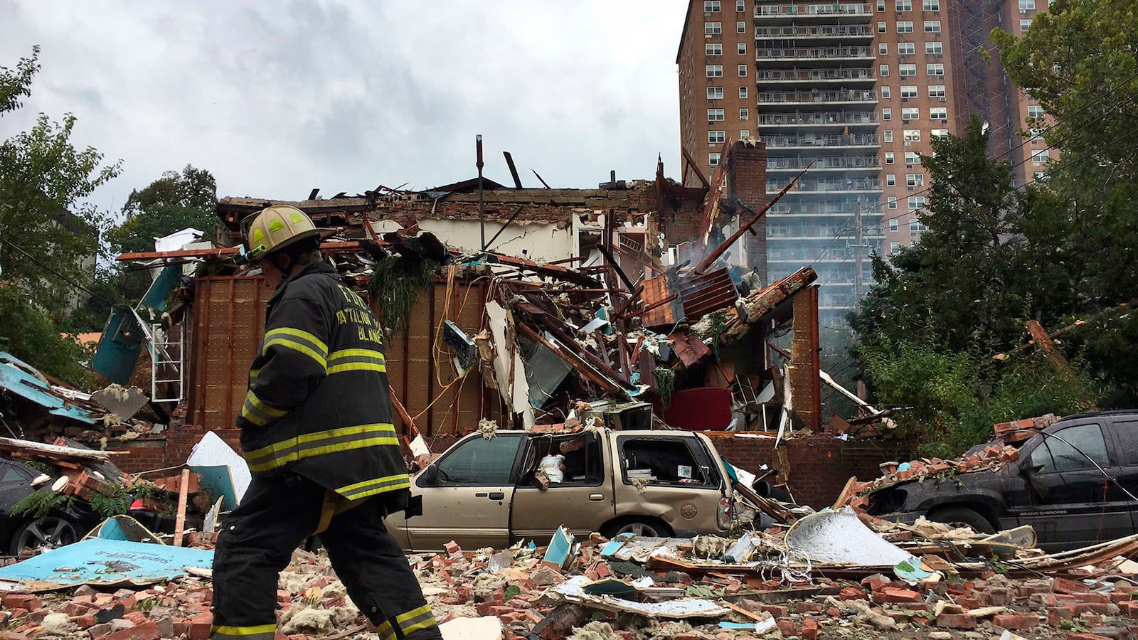 articles/2016/09/28/drug-lab-blast-kills-bronx-firefighter-royalty/160927-weill-bronx-meth-lab-tease_lhhnfc