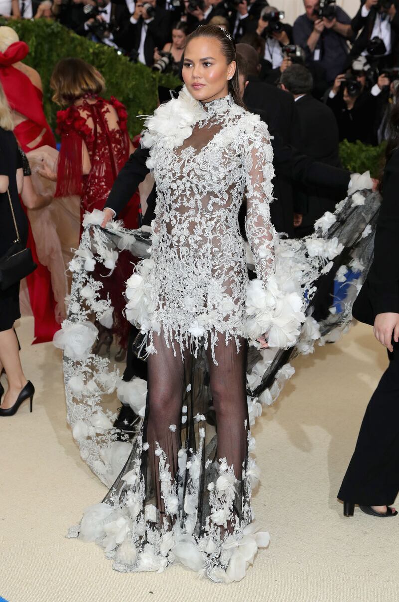 galleries/2017/05/01/how-to-rock-the-met-gala-red-carpet/170501-met-gala-67_mvve1k