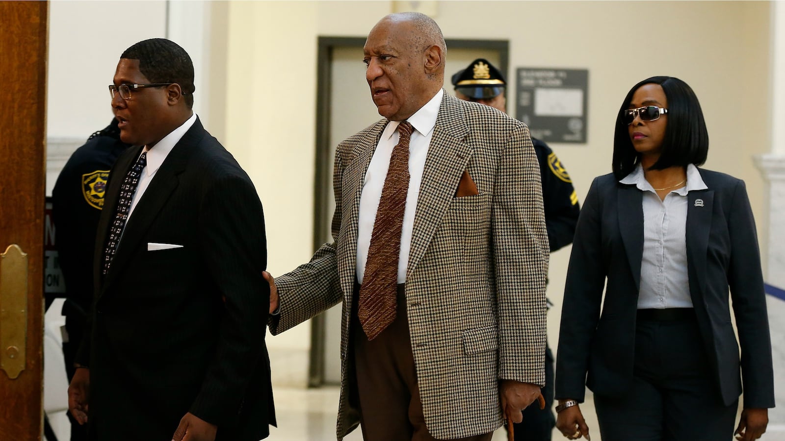 cheats/2016/12/13/cosby-to-court-security-don-t-tase-me-bro/161213-bill-cosby-taser-cheat_jk2mco