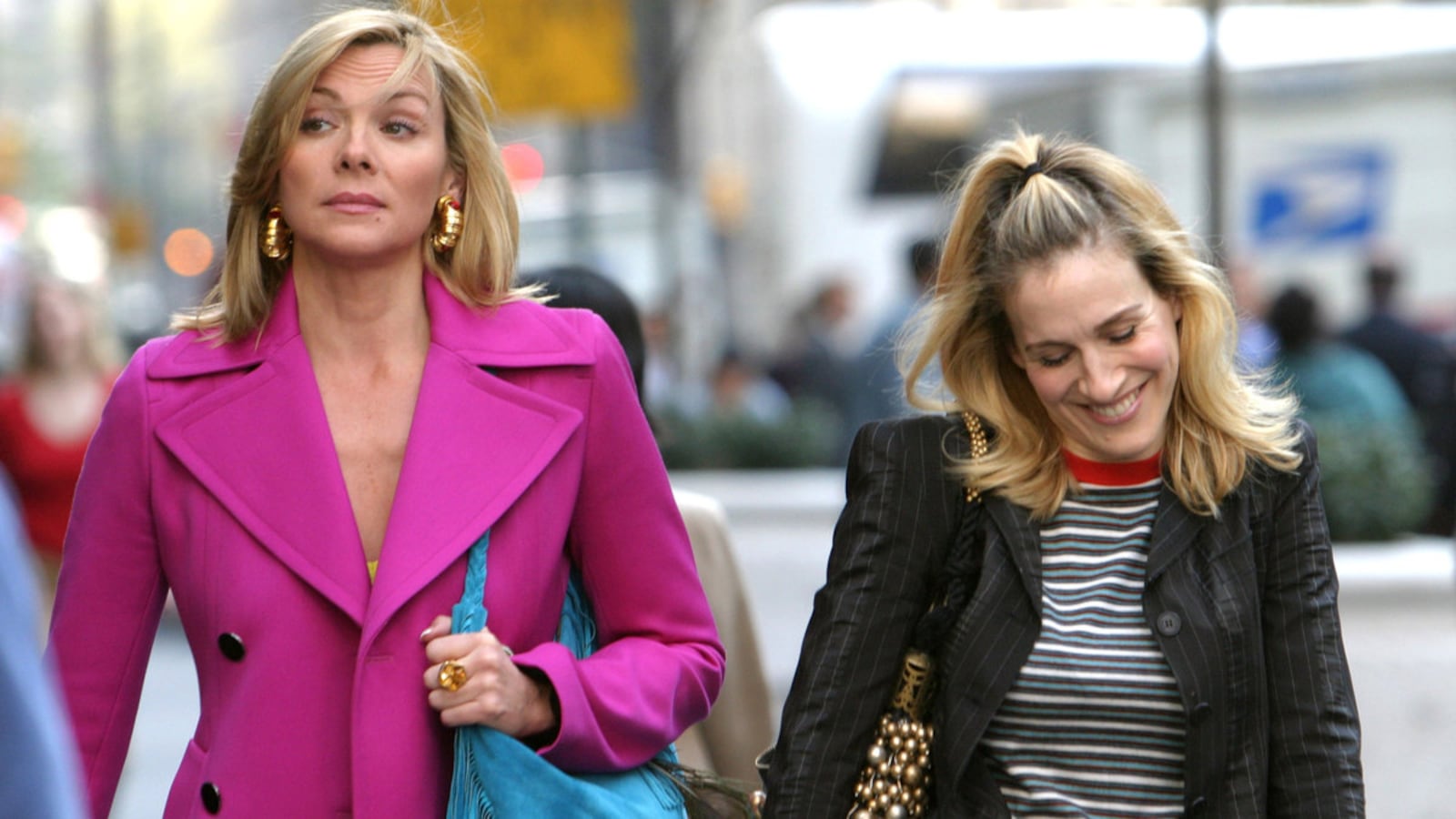 211215-carrie-samantha-hero_jqvfws