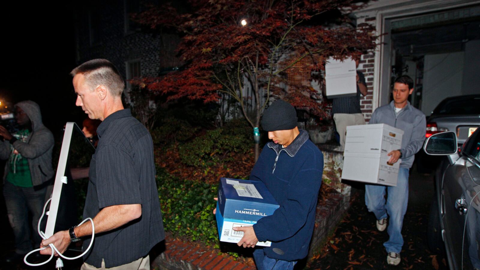 cheats/2012/11/13/fbi-agents-search-broadwell-s-home/broadwell-home-fbi-cheat_grkc9g