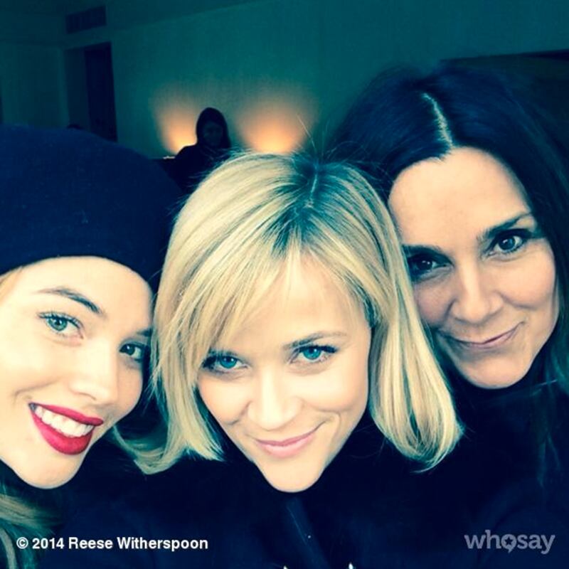 galleries/2014/03/02/oprah-lena-dunham-the-week-s-best-celebrity-selfies-photos/140228-selfies-reesewitherspoon_xwcfhy