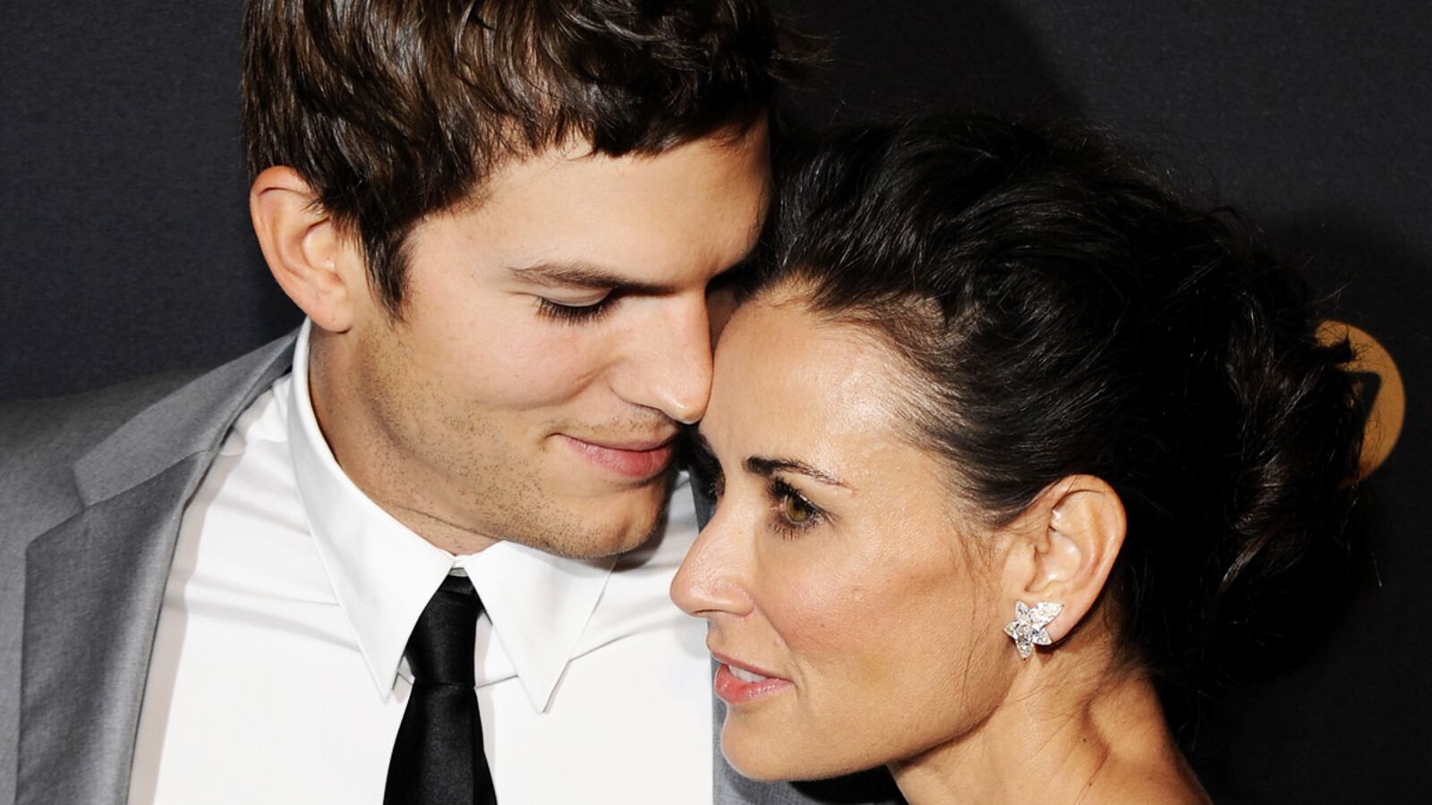 articles/2011/11/19/demi-moore-ashton-kutcher-open-relationships-and-divorce/ashton-demi-quan_eyhvxw