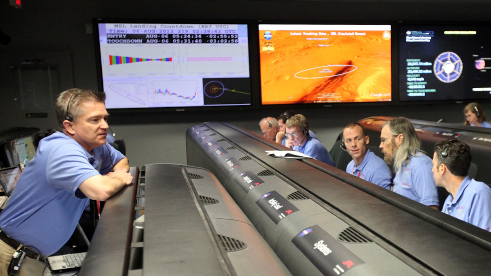 articles/2012/08/07/curiosity-s-mars-landing-narrated-moment-by-moment-by-flight-director-keith-comeaux/mars-rover-comeaux-tease_zatvhn