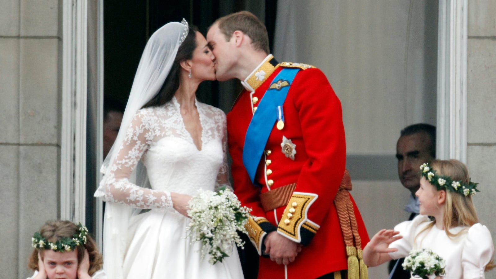 articles/2016/04/29/william-and-kate-celebrate-5th-anniversary/160428-sykes-royal-wedding-tease_q7bt5y