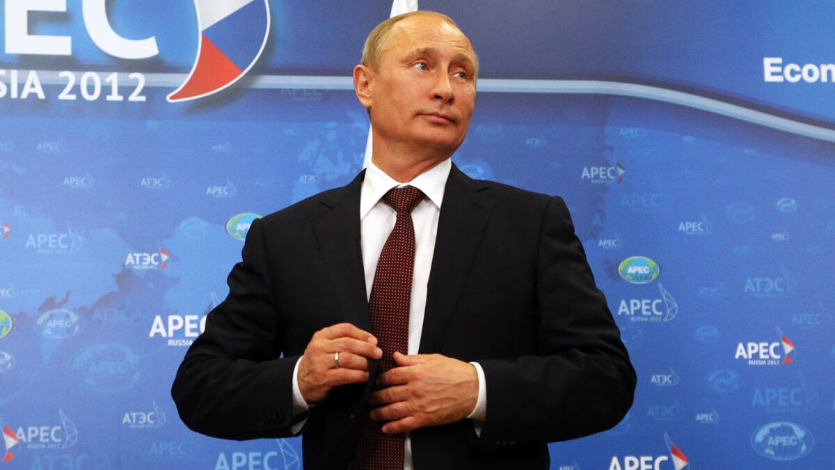 articles/2012/10/20/russia-angles-for-more-mideast-influence-by-selling-arms-to-iraq-and-buying-its-oil/nemtsova-oil-iraq-putin-tease_ufrgsm