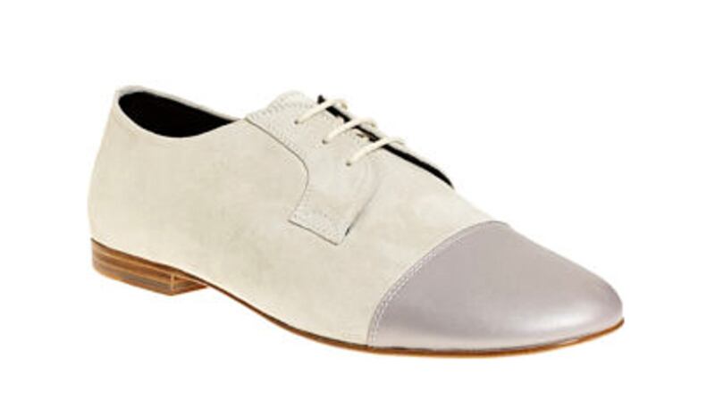 galleries/2009/05/26/break-out-the-white-shoes/white-shoes---the-oxford_uxkiqk
