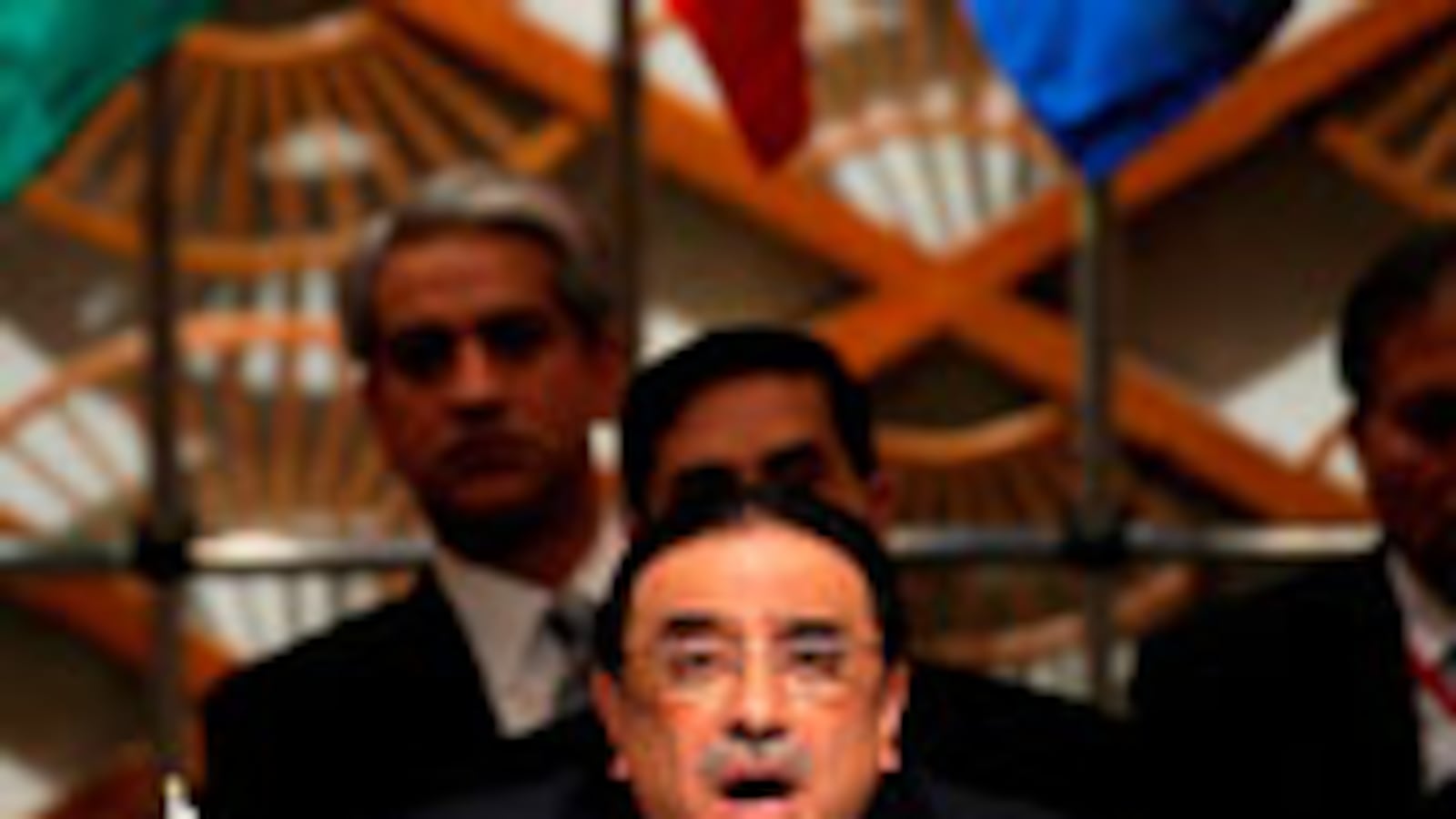articles/2009/12/22/watching-pakistan-teeter/markey-pakistan_70764_lduewx