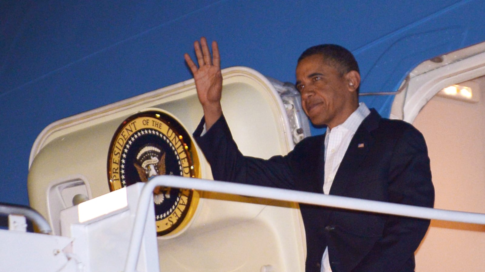 cheats/2013/01/03/obama-signs-fiscal-cliff-deal/obama-autosign-hawaii-cheat_pfqvp0