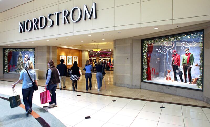 galleries/2010/11/19/black-friday-stores/black-friday-stores---nordstrom_cjlfwh