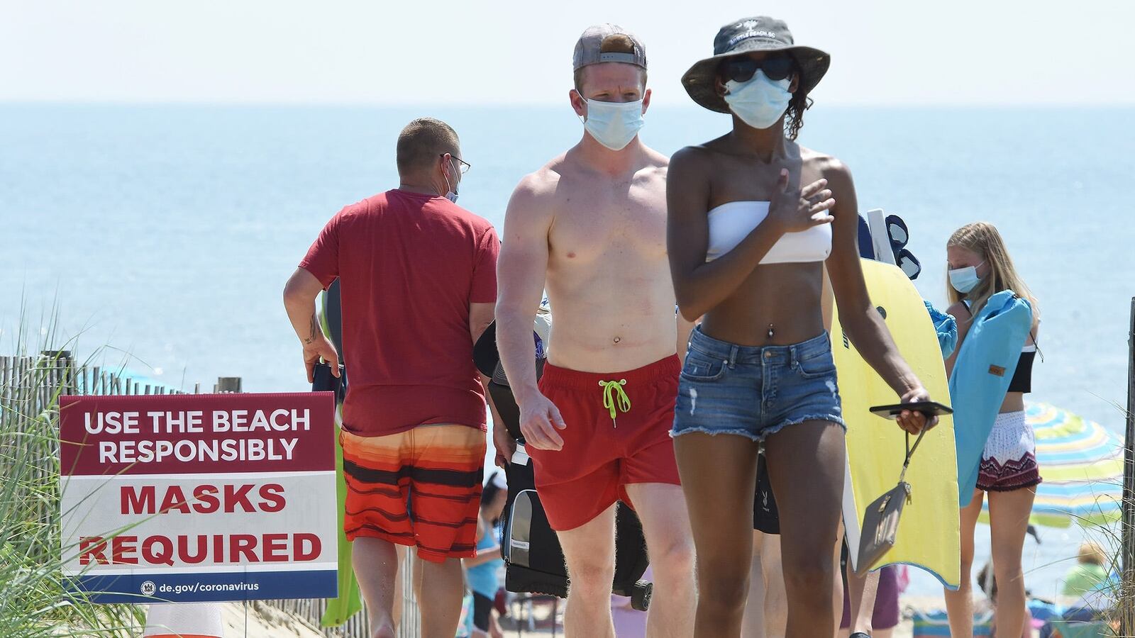 2020-07-04T164056Z_1656033658_MT1USATODAY14478948_RTRMADP_3_NICE-FOURTH-OF-JULY-WEATHER-HAS-BROUGHT-BEACH-GOERS-TO_nzpqfw