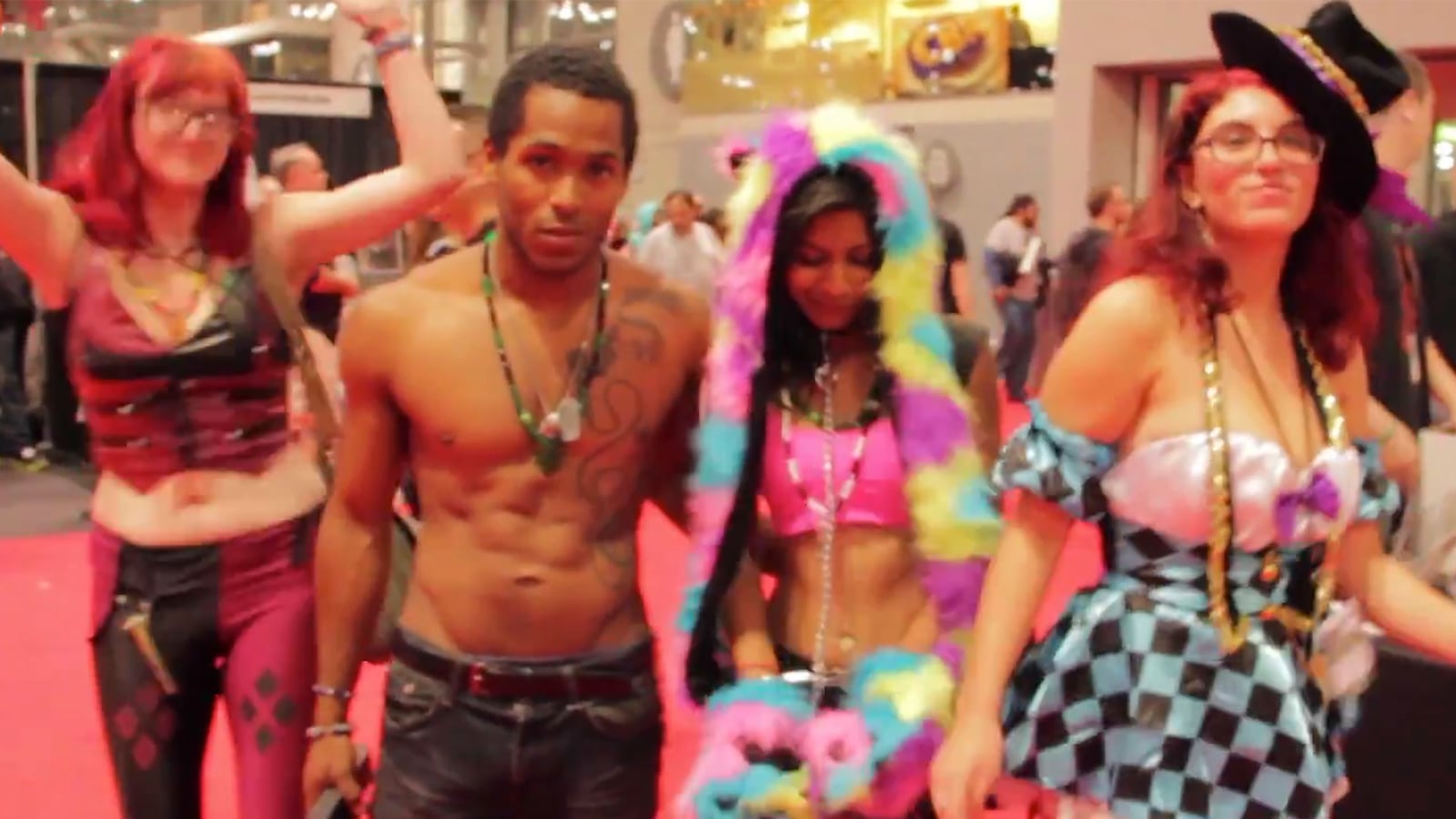 articles/2014/10/10/cosplayers-take-over-new-york-comic-con/141010-viralvid-nycc-tease1_jlmkis